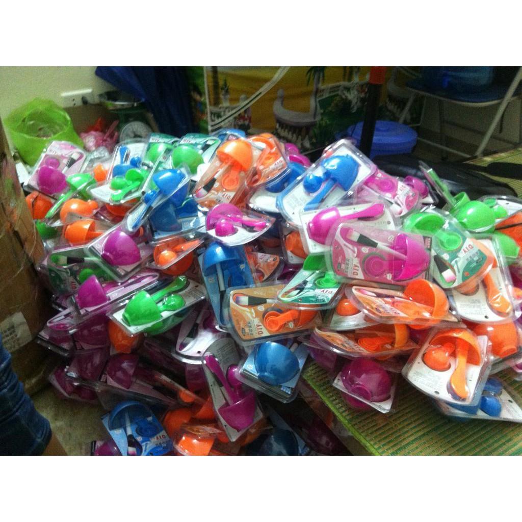 Bát trộn mặt nạ