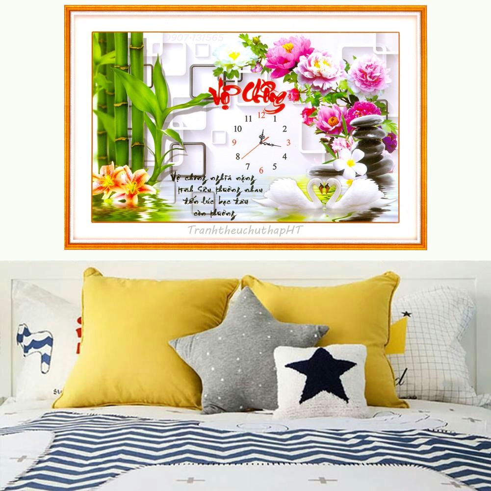 Tranh đá đồng hồ vợ chồng thiên nga mẫu đơn LV144