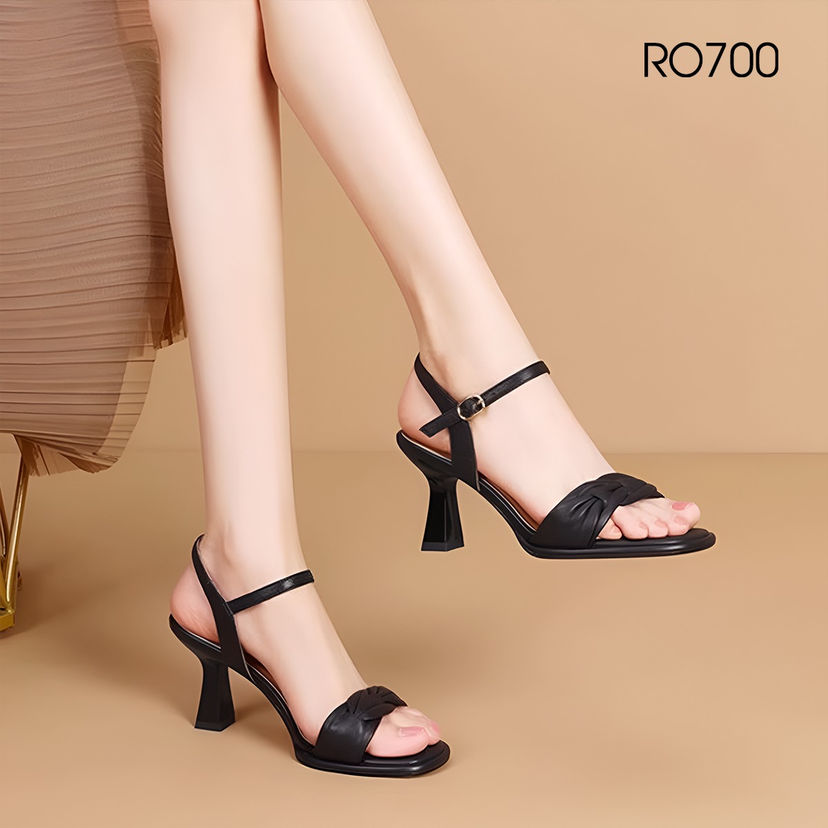 Sandal nữ quai ngang ROSATA RO700 -6p- Đen, Be - BKSTORE