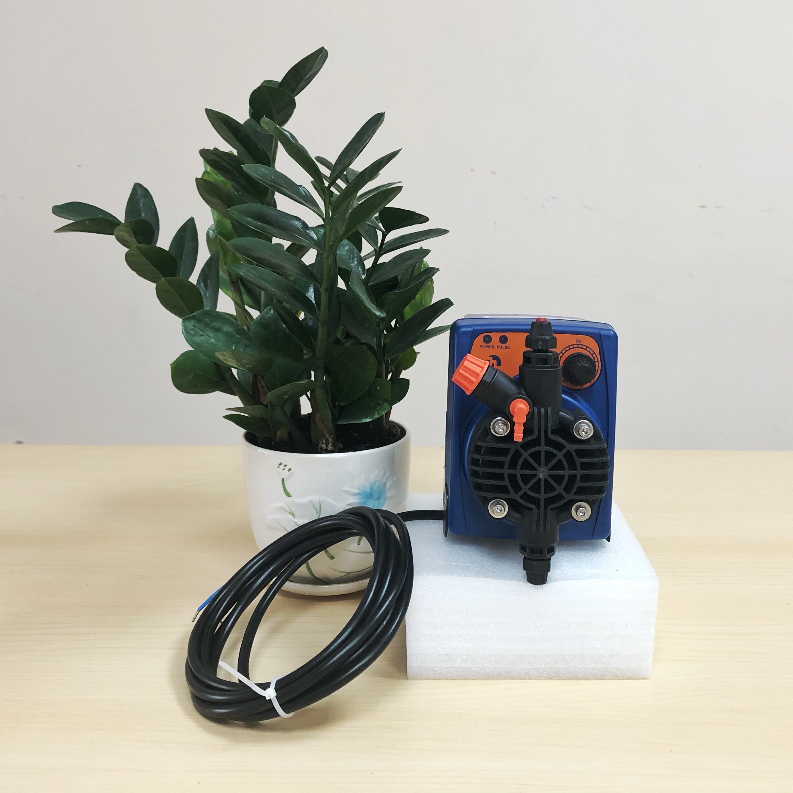 Máy bơm định lượng kiểu điện từ
