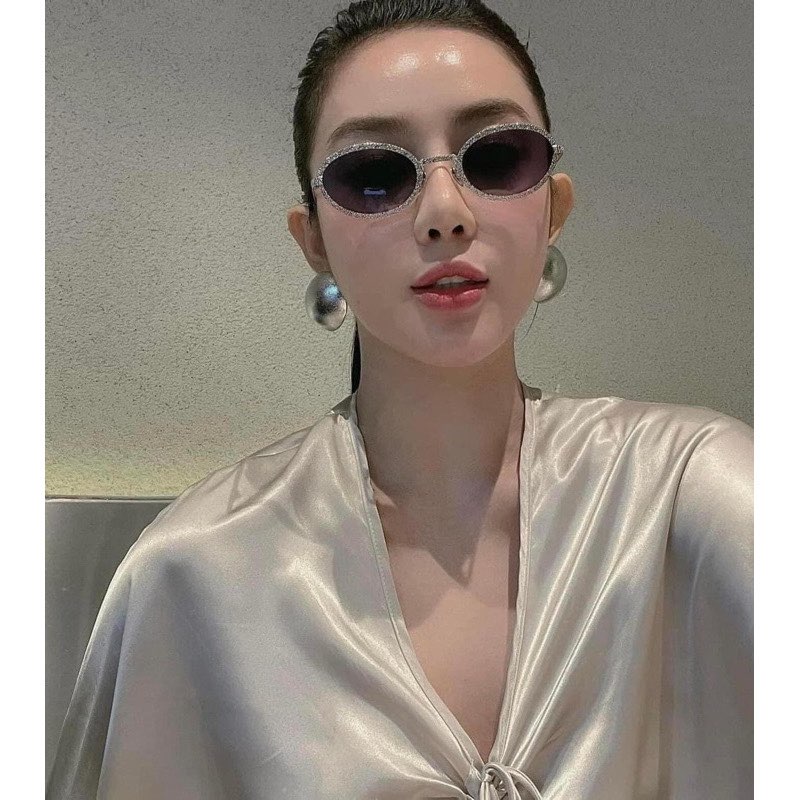 Kính thời trang cao cấp dáng form nhỏ sang chảnh