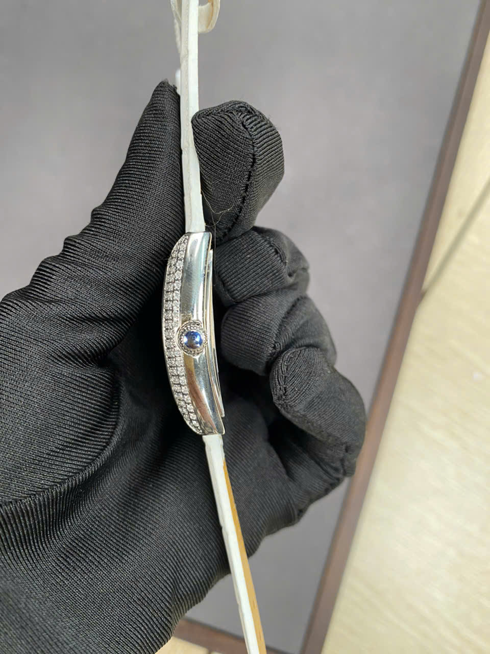 Đồng hồ nữ chính hãng IW Carnival IW581L-2 Thay pin mễn phí,Kính sapphire,chống xước,Chống nước30m,điện tử (Pin),dây da đen chính hãng,hàng mới full hộp hãng đi kèm,vỏ thép không gỉ bền bỉ
