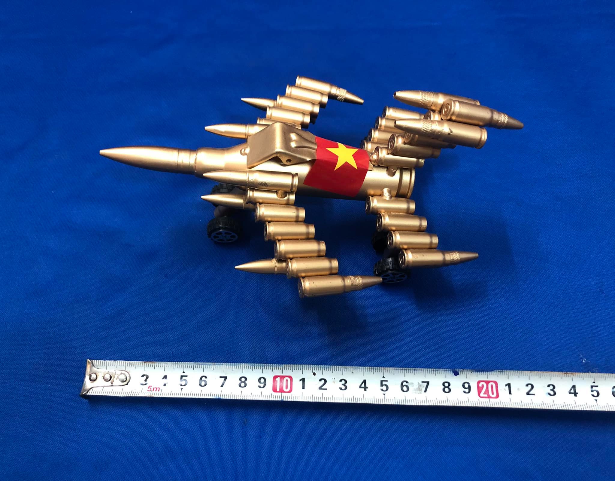 Máy bay chiến đấu mô hình vỏ đạn (loại nhỏ)