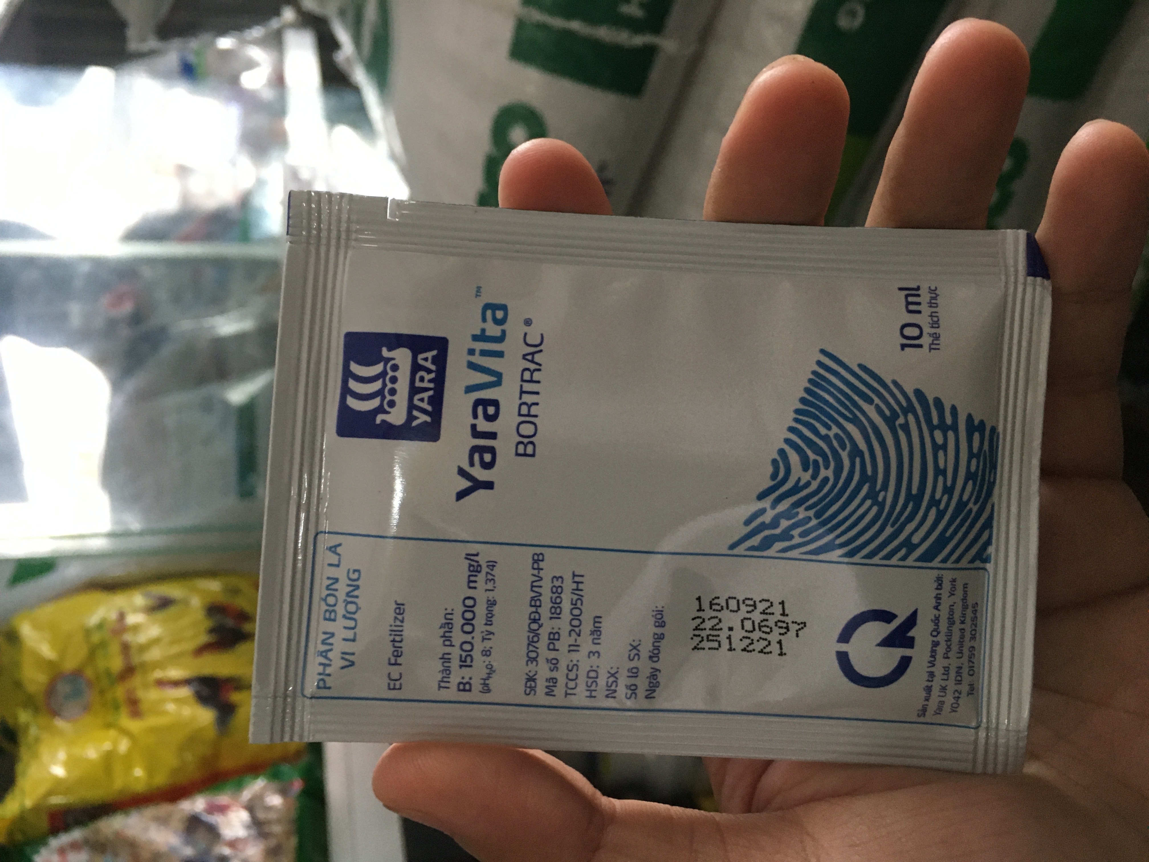 Yara vita bortrac phân bón lá vi lượng đậu trái nhiều ,định hình trái tròn đẹp chuyên dùng cho cây ăn trái , cây công nghiệp , cây rau màu , lúa