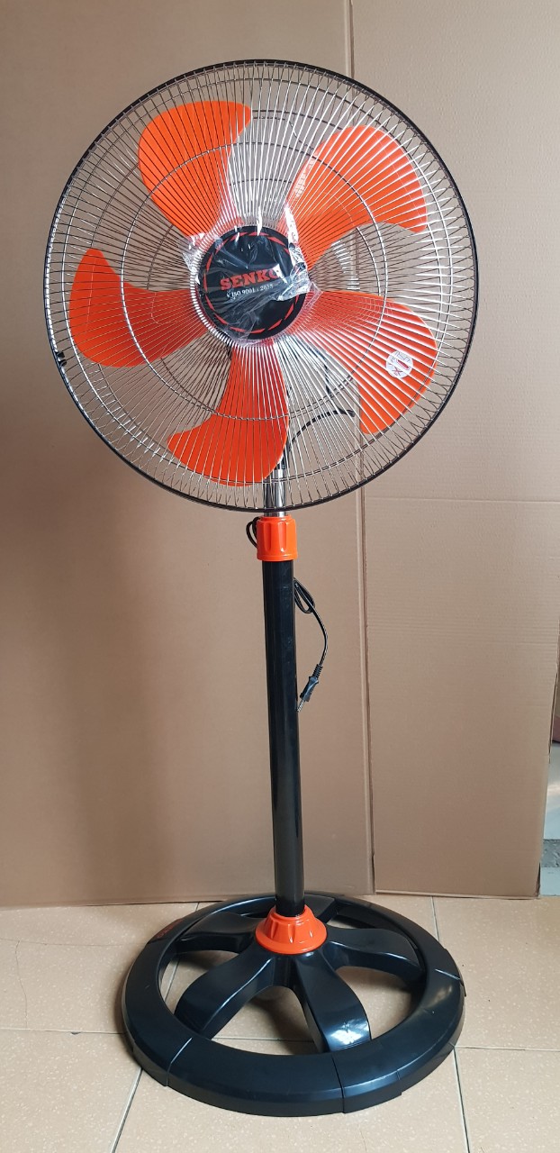 Quạt đứng công nghiệp SENKO DCN 1808 hàng chính hãng cao cấp - GIAO MÀU NGẪU NHIÊN