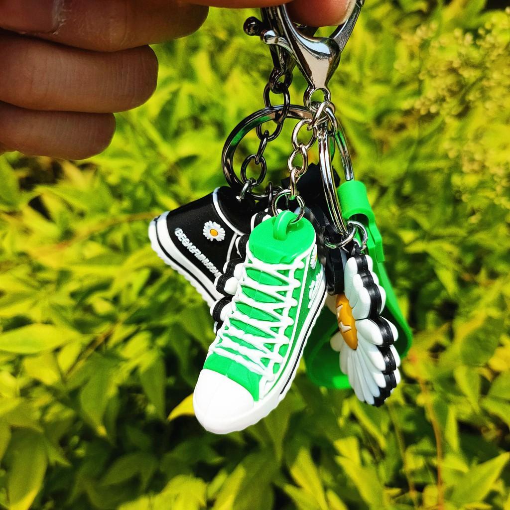 MÓC KHÓA GIÀY HOA CÚC-Móc Khóa Hình Hoa Cúc/Đôi Giày Xinh Xắn-Móc chìa khóa gắn hình giày xinh xắn chất lượng cao