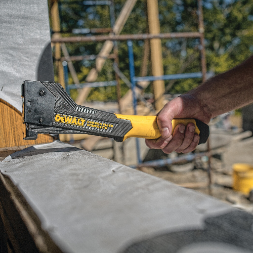 Bấm kim DEWALT, sợi carbon , 0.7kg| Chính hãng