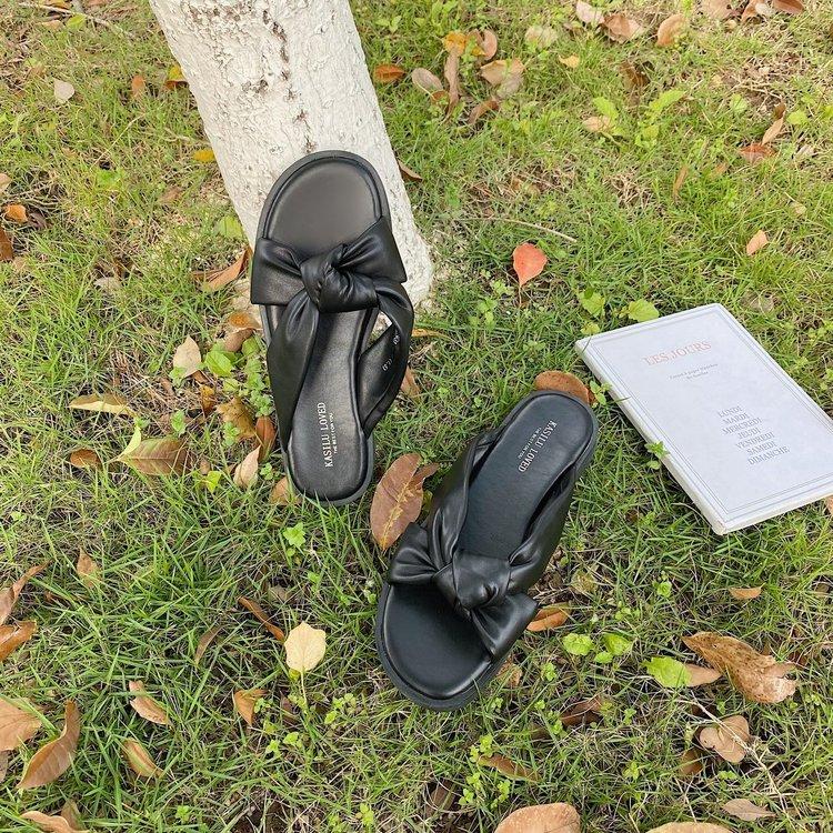 Xăng đan Nữ Đế Bệt Mũi Tròn Quai Chéo Thời Trang