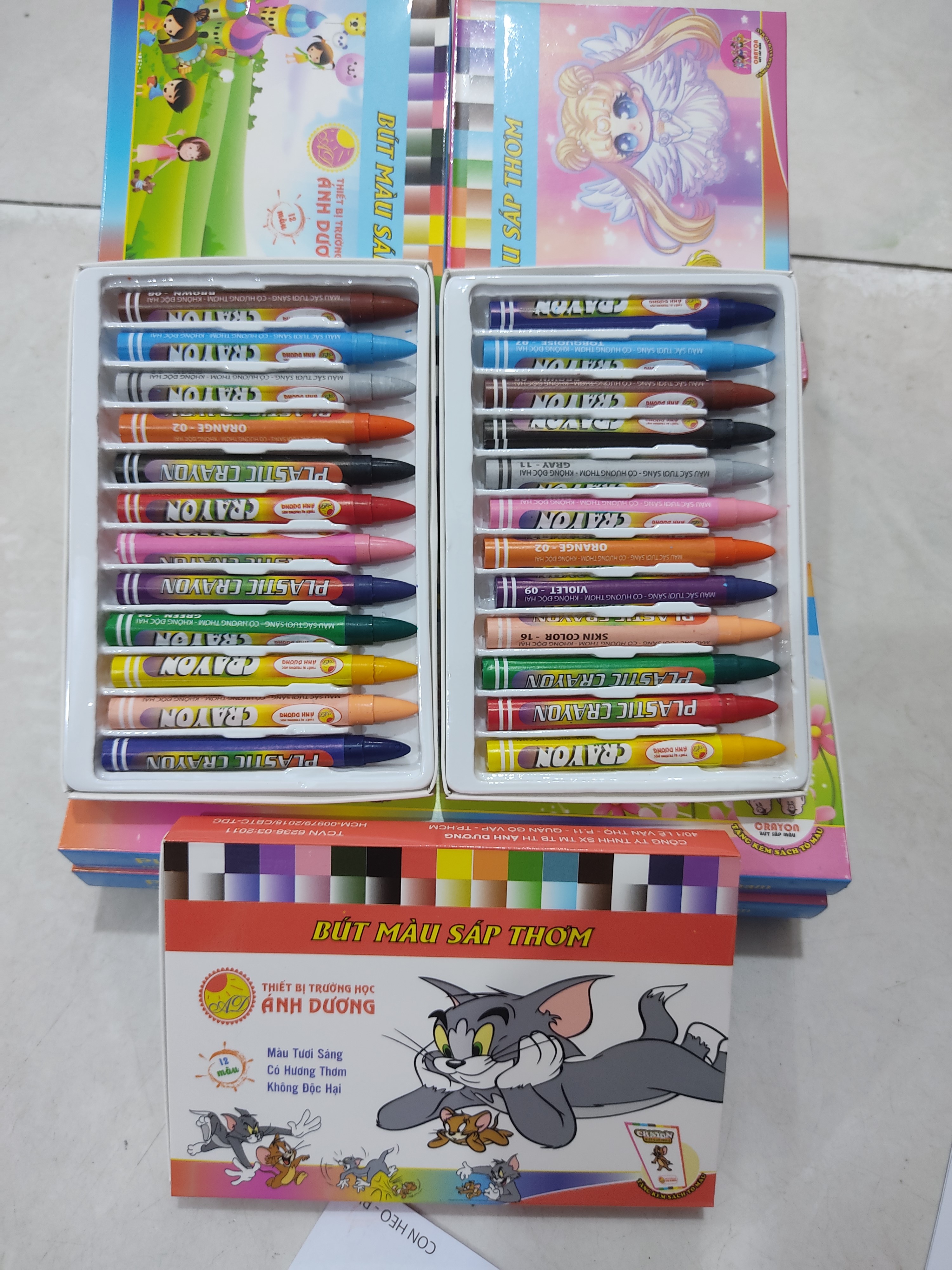 2 hộp sáp thơm 12 mầu AD