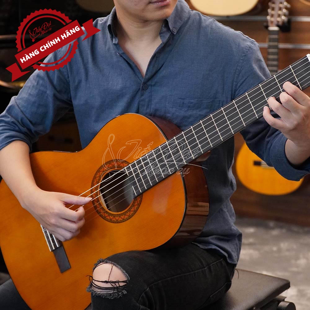 Đàn Guitar Classic Yamaha C40, Mặt đàn Gỗ Vân Sam, Dễ chơi, Âm thanh hay, Xuất xứ Indonesia - Hàng chính hãng