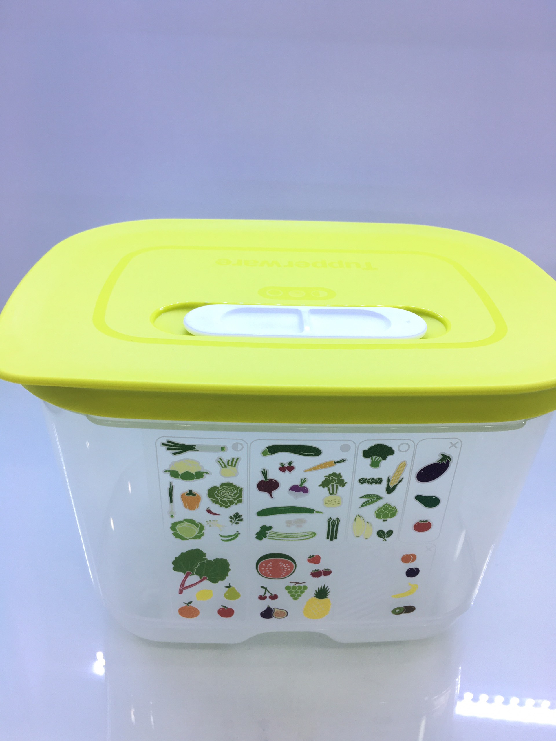 Hộp trữ mát Tupperware  có nút hô hấp Ventsmart 1.8L