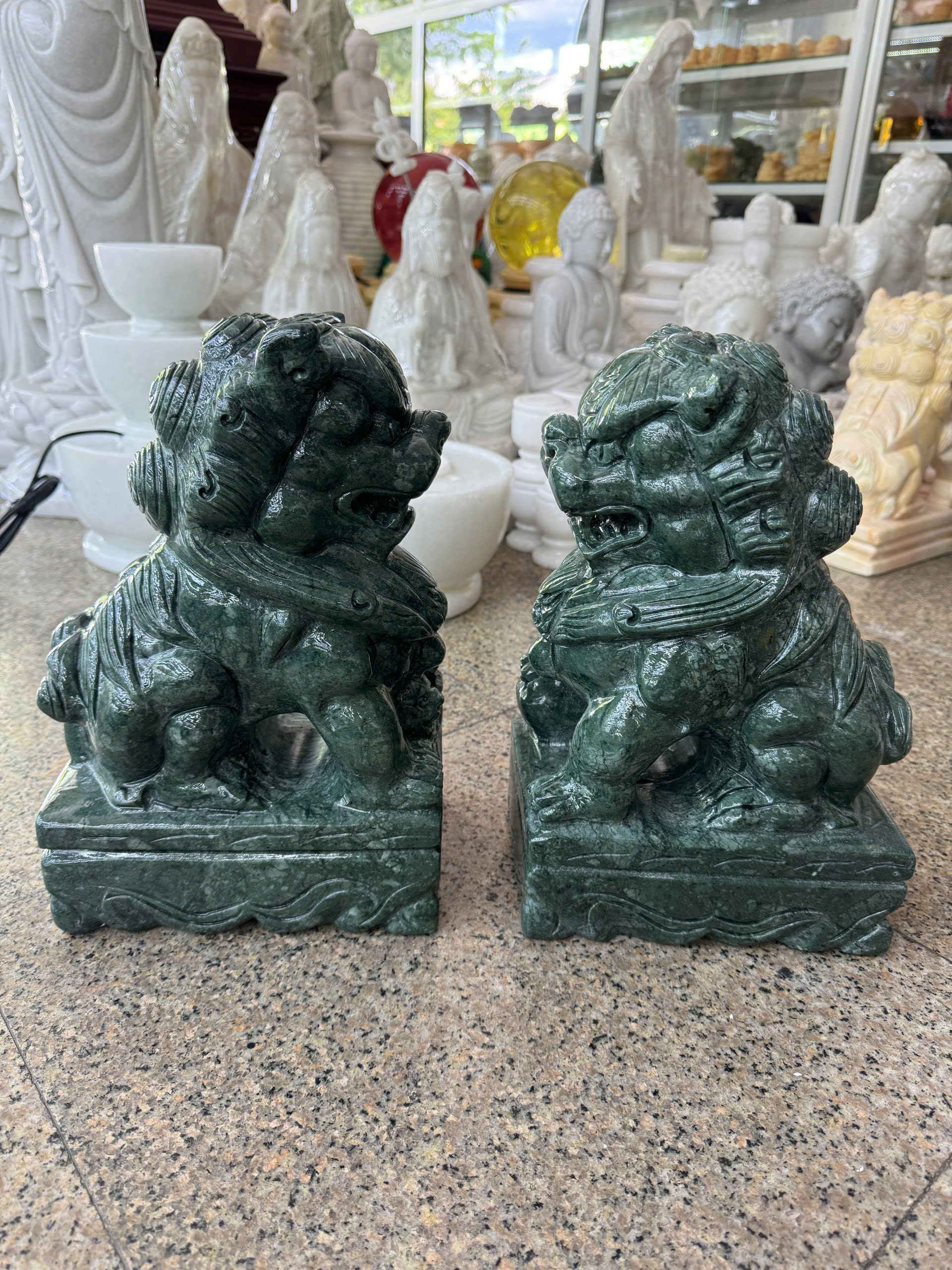 Cặp tượng Kỳ Lân phong thủy đá ngọc Ấn Độ gác cổng, trang trí bàn thờ thần tài - Cao 30 cm