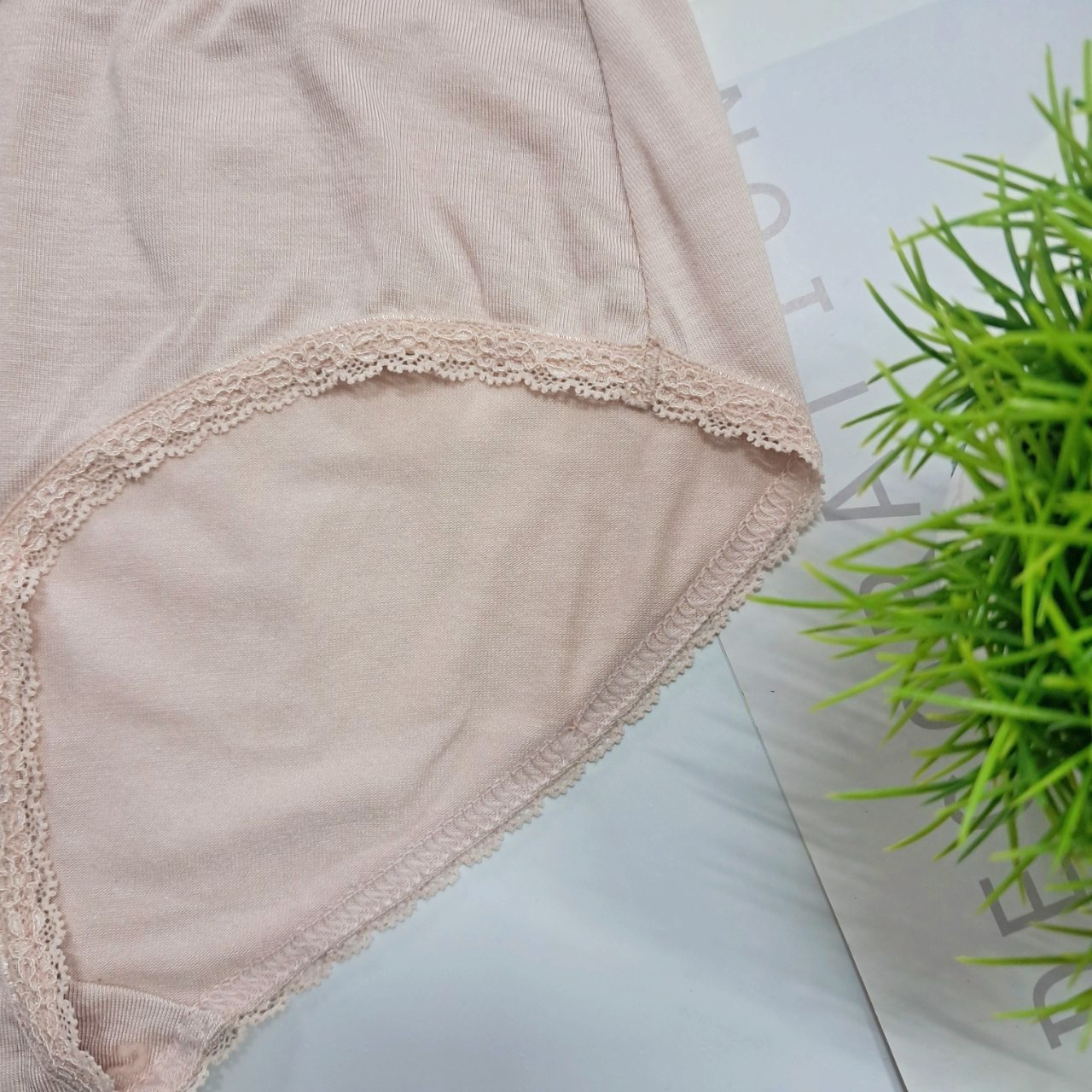 Quần lót nữ cotton lụa Vicci QV.109 mềm mại, êm ái, thấm hút mồ hôi, kháng khuẩn khử mùi dáng lưng vừa nhiều màu