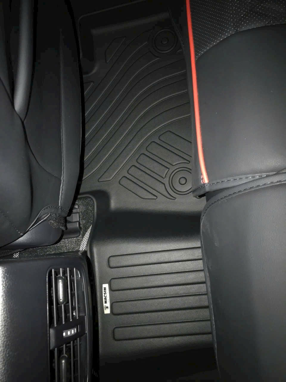 Thảm lót sàn 1 lớp sd3 Toyota Cross 2020 - tới nay Nhãn hiệu Macsim - Giảm giá nhưng chất lượng không giảm