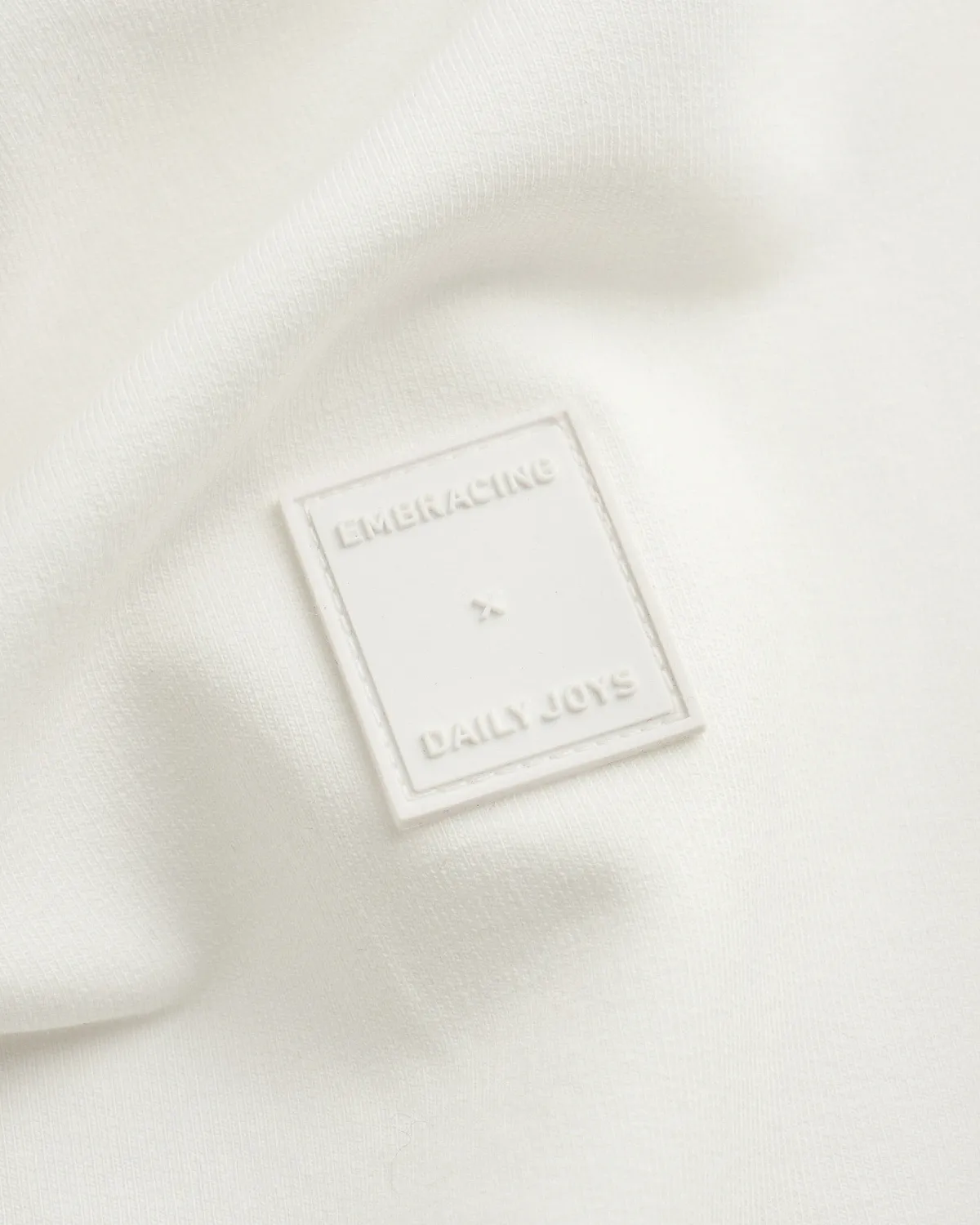 Áo thun tay ngắn nam nhãn trang trí giữa ngực Form Fitted - ROUTINE 10F25TSS002