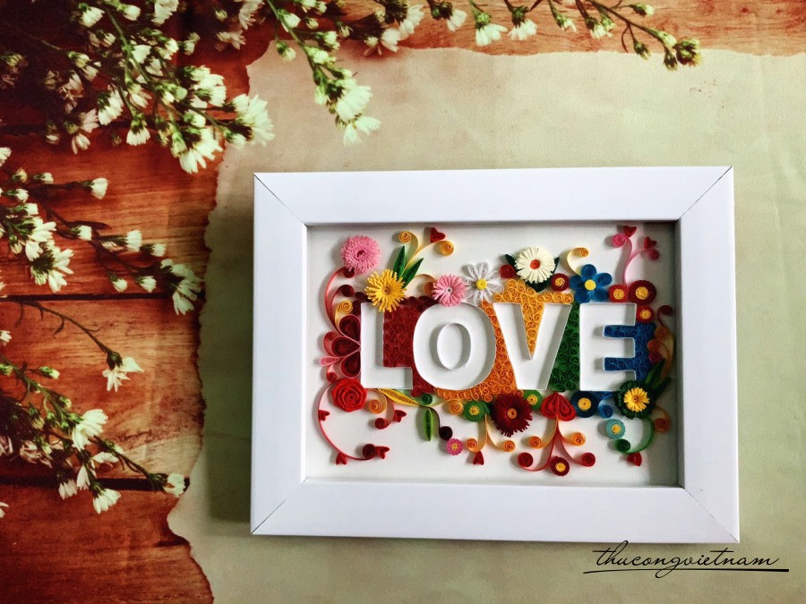 Tranh quilling chữ LOVE