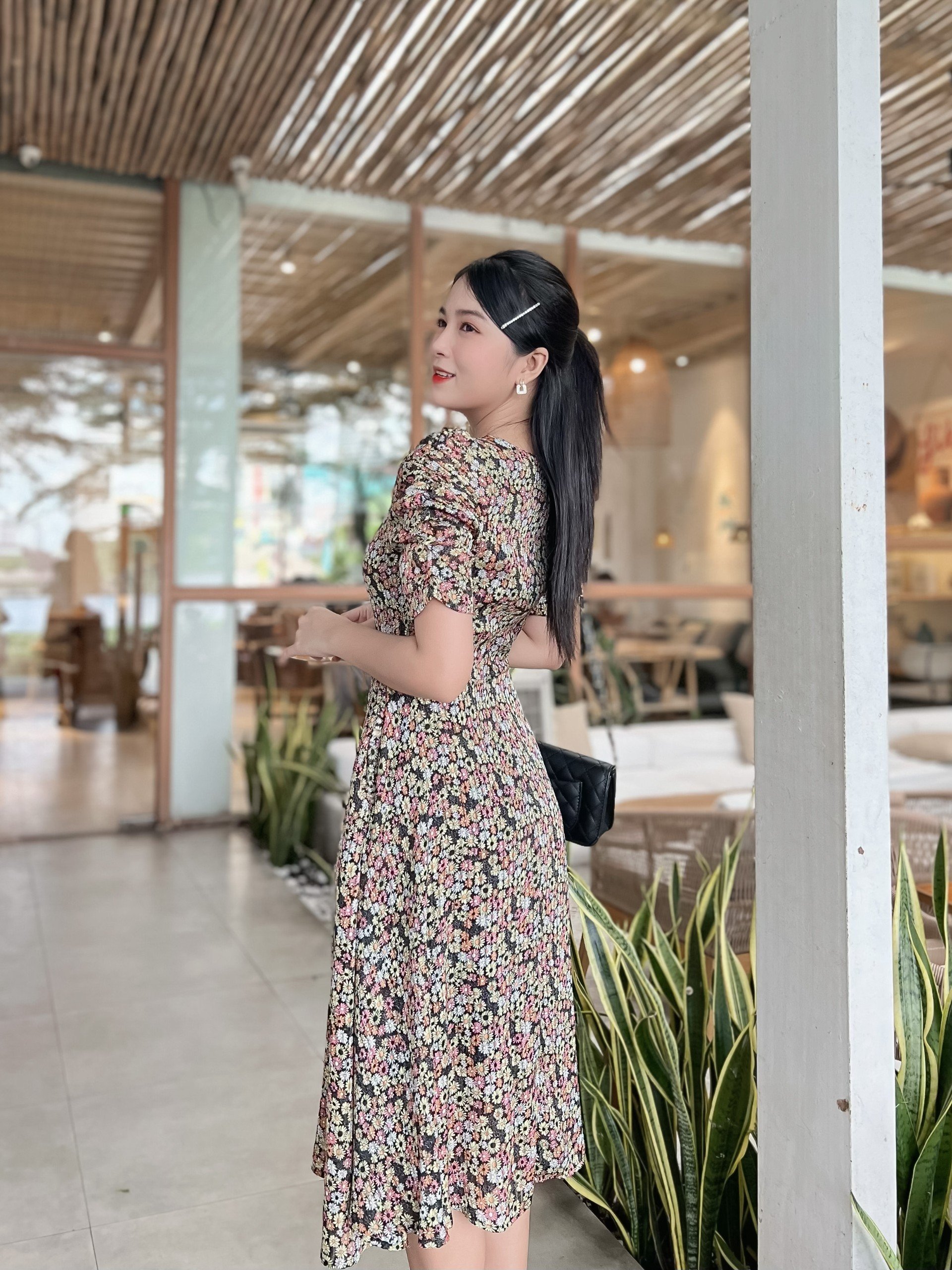 ĐẦM XÒE HOA NHÍ KẾT HOA NGỰC SANG CHẢNH