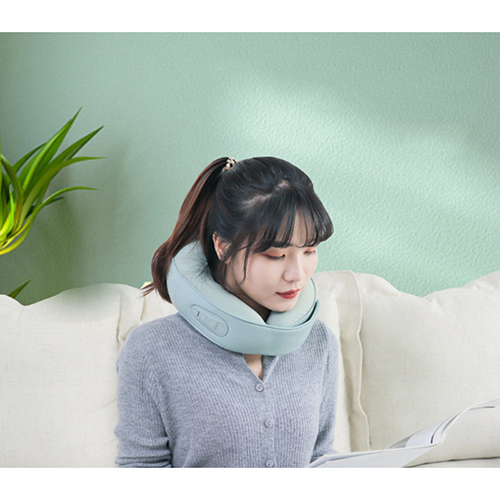 Gối massage cổ thư giãn khi đi máy bay, đi xe pin sạc ST-320A - Có khóa dán cố định máy với cổ | OKbuy