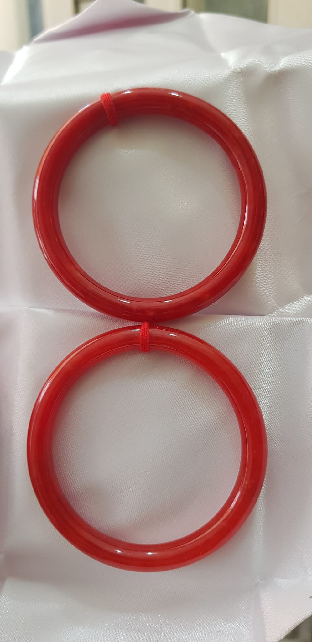 Vòng Tay Phong Thủy mới Đá Cẩm Thạch Đỏ Đẹp Sao 55mm x cọng 7mm màu đỏ đậm tươi bóng đẹp nữ mệnh hỏa mệnh thổ 54kg - 65kg đeo hợp đẹp ạ