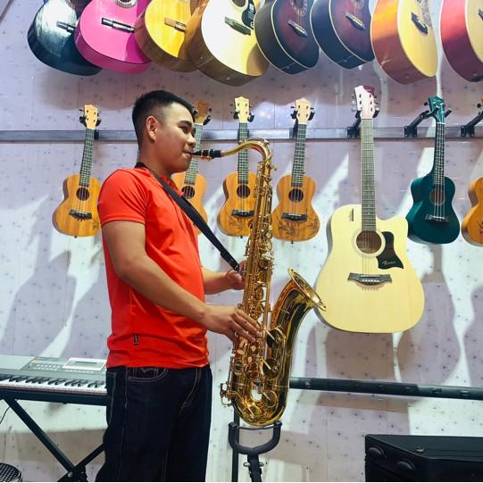 Saxophone Tenor Mới Tặng Full Phụ Kiện