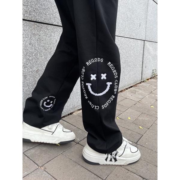 Quần dài Sweatpants thêu xù Smile Regods Unisex Form rộng