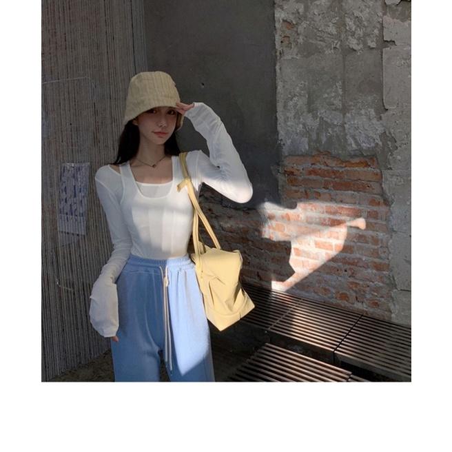 Áo thun trắng cổ tròn tay dài khoét vai thời trang cho nữ