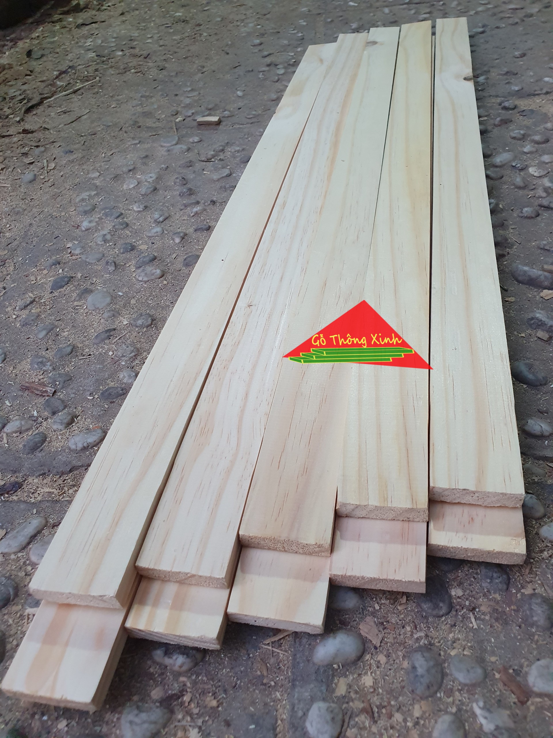 Thanh gỗ thông dày 1cm,rộng 4cm,dài 80cm dùng làm nẹp,khung viền,đóng kệ,đóng vật dụng,trang trí,DIY