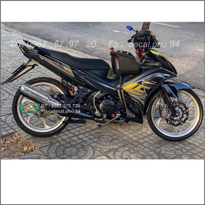 Tem Exciter 135 Lc đen vàng xám tổ ong