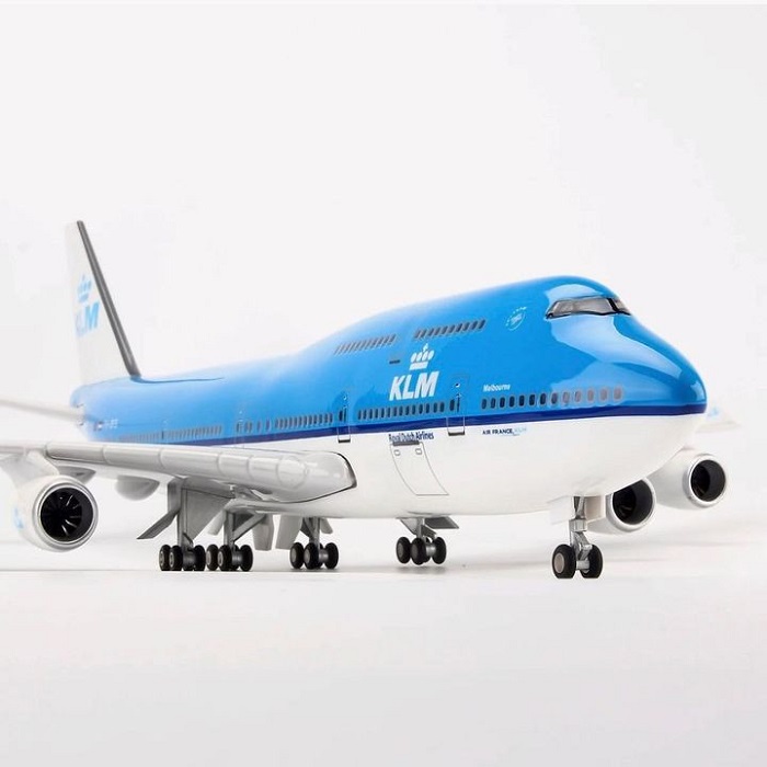 Mô hình máy bay KLM Royal Dutch Airlines Boeing B747 47cm có bánh xe và đèn led