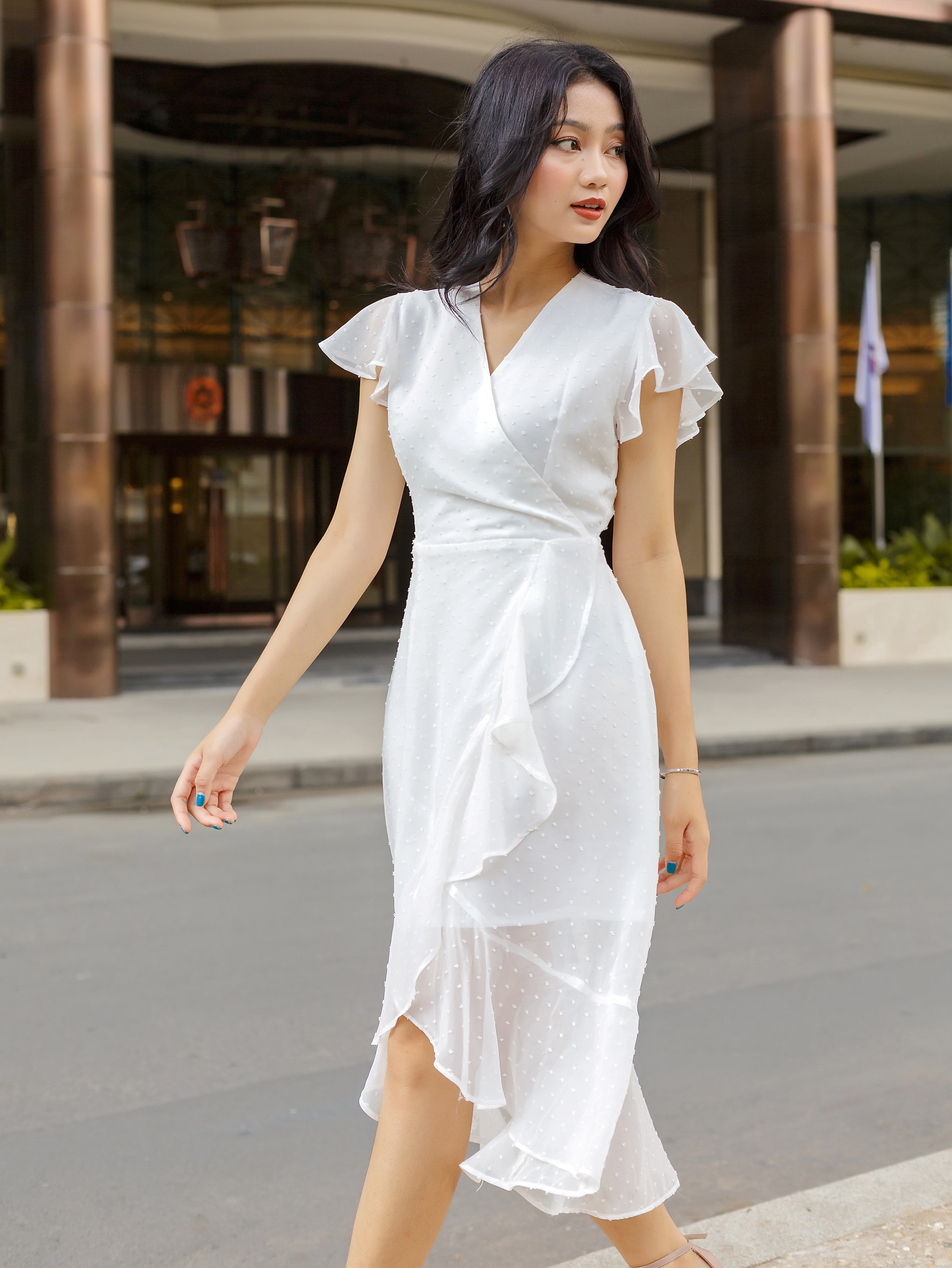 Đầm hoa cổ chéo bèo