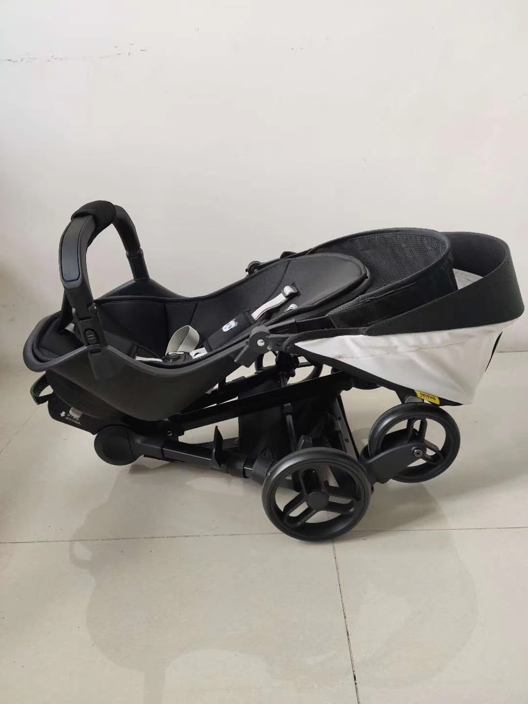 Xe đẩy du lịch gấp gọn ghế xoay 360 độ