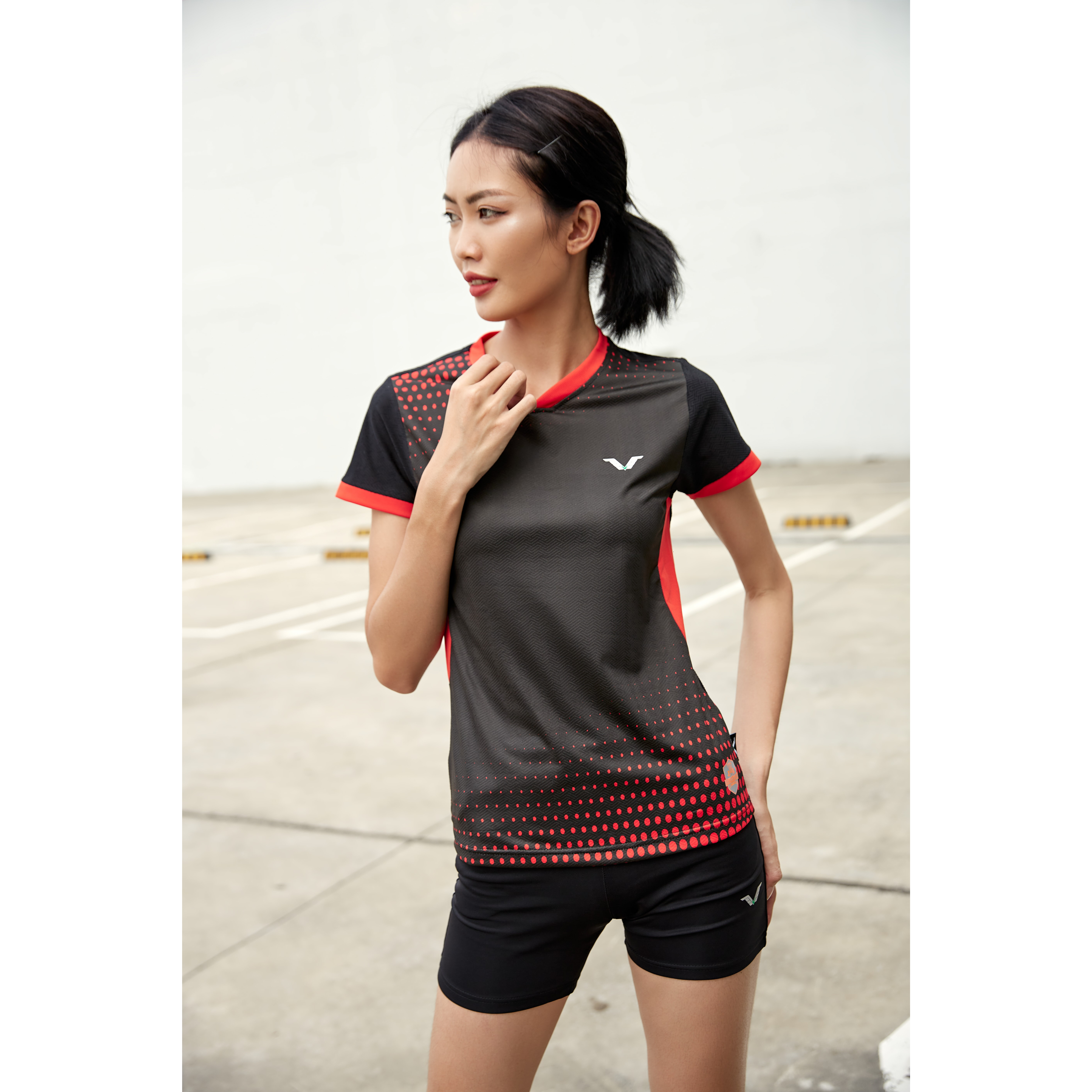 Áo Thun Nữ, Áo Thể Thao Cầu Lông Nữ, Vân Chữ V, Thun Lạnh, Co Giãn 4 Chiều AVT04W