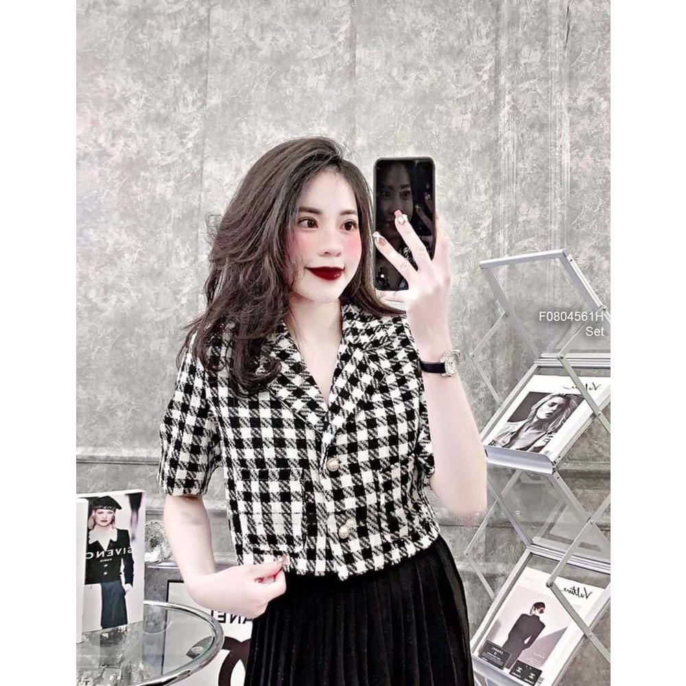 Set áo croptop caro cổ vest tay ngắn phối chân váy đen xếp ly dáng dài!