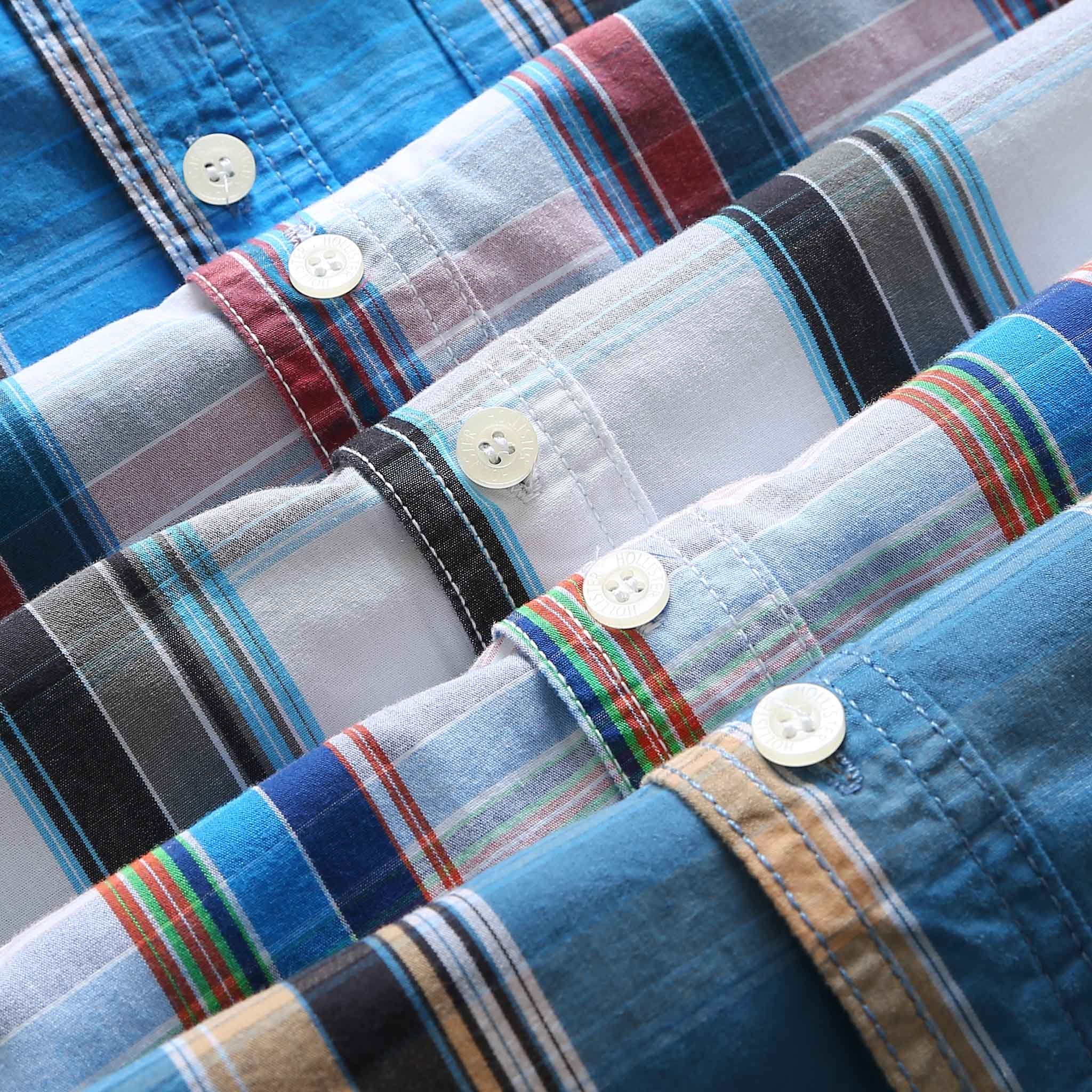 Áo sơ mi tay ngắn kẻ sọc, chất vải cotton thoáng mát, bền đẹp. Có 5 màu đa dạng, màu tươi mới dễ phối đồ. Form mặc tôn lên sự sang trọng, thanh lịch A0002