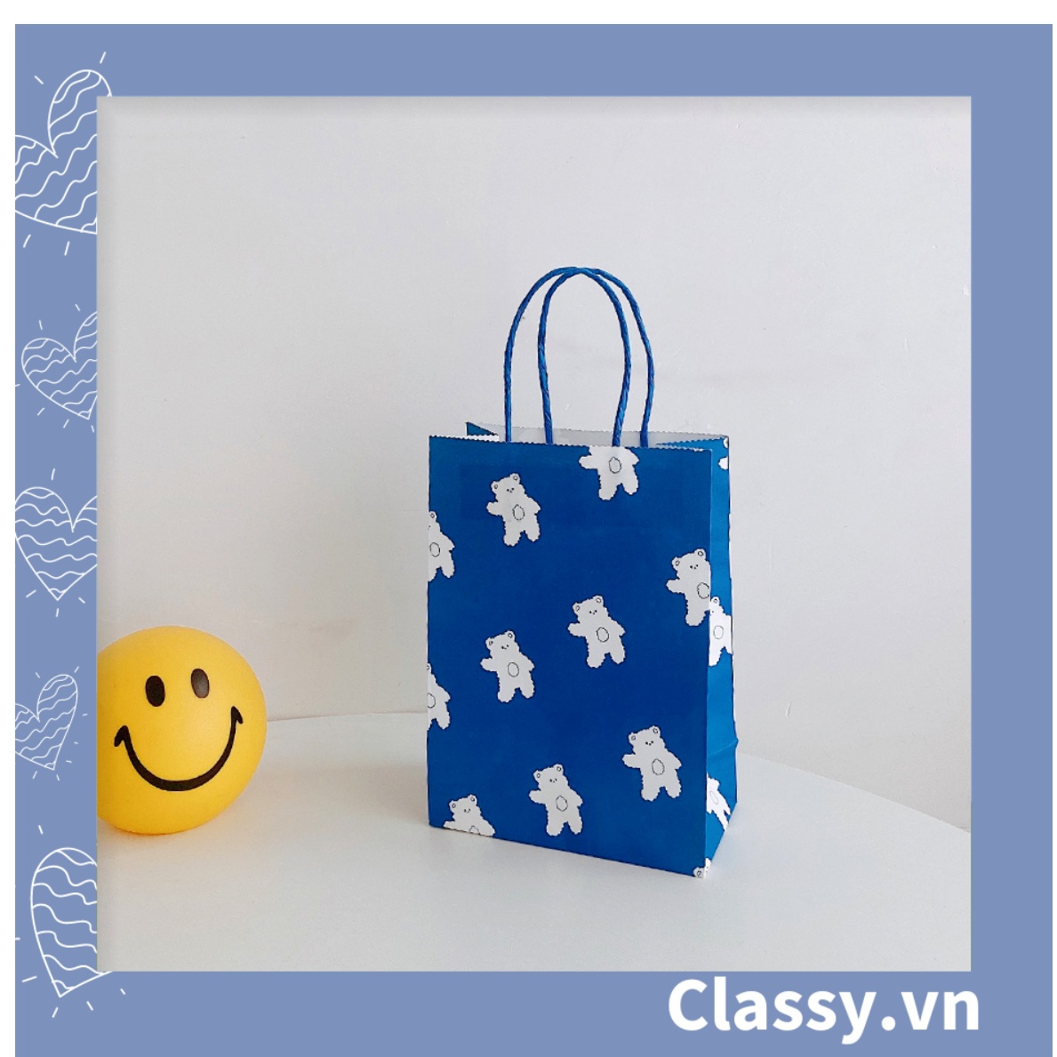 Túi giấy Classy quai xách Classy chú gấu màu xanh dương Q1350