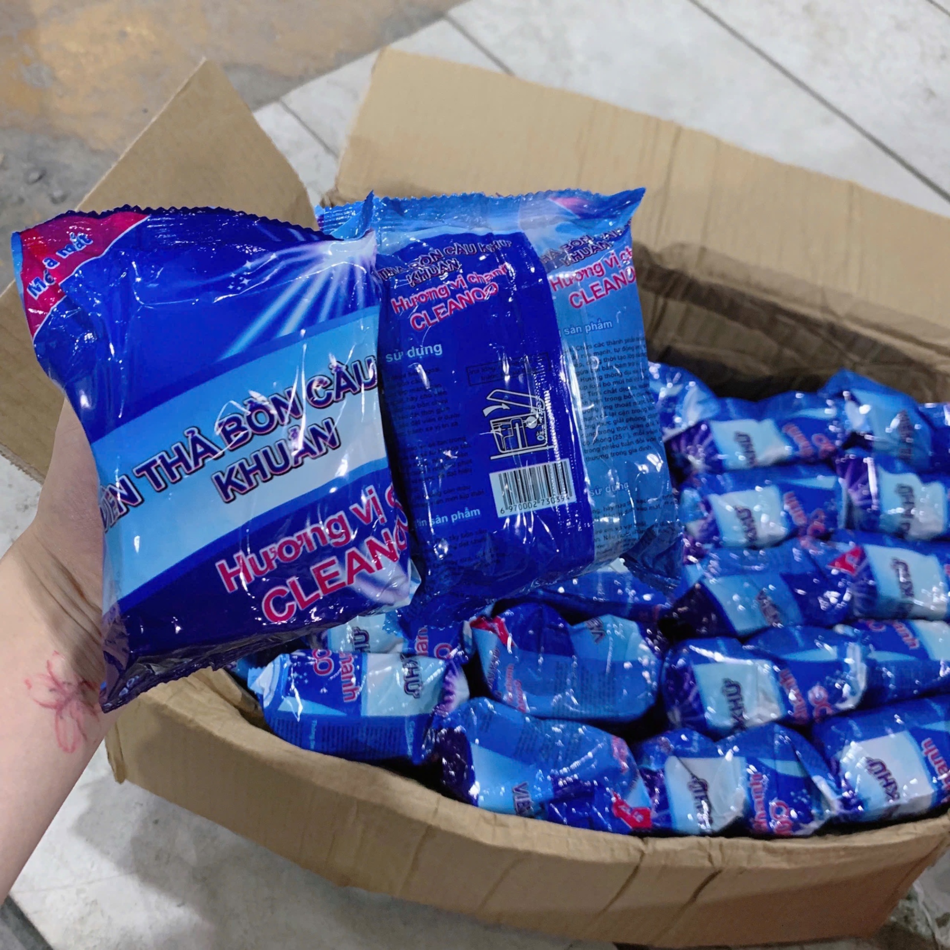 Viên Thả Bồn Cầu Tẩy Sạch Mảng Bám Khử Mùi Hiệu Quả Diệt Vi Khuẩn An Toàn Tiện Lợi