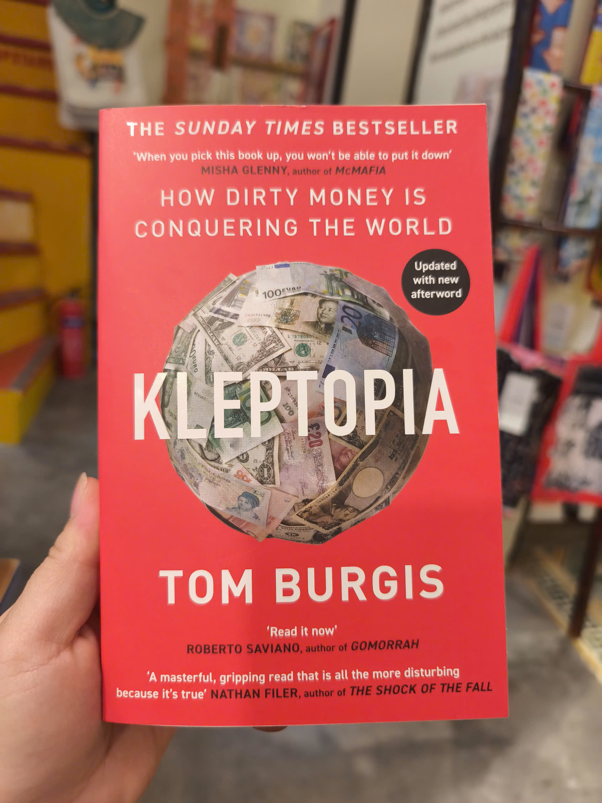 Sách - Kleptopia : How Dirty Money is Conquering the World by Tom Burgis - Sách ngoại văn UK