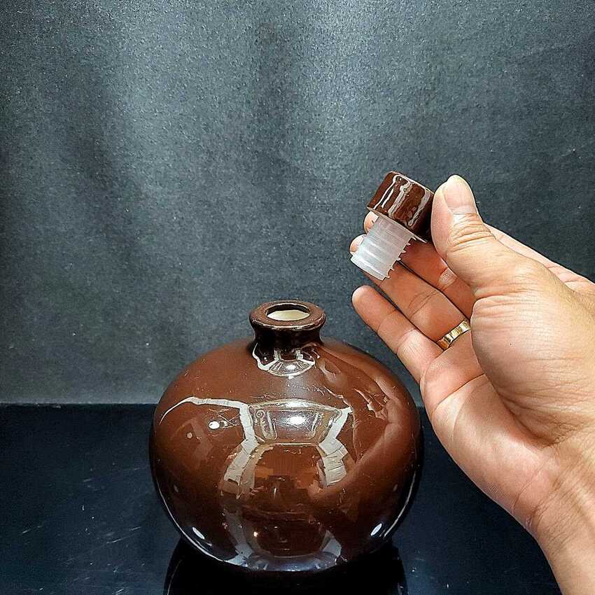 Nậm Rượu 500ML gốm men sứ Bát Tràng cao cấp mẫu quả thị màu nâu đỏ - Nậm Đựng Rượu chất lượng đảm bảo