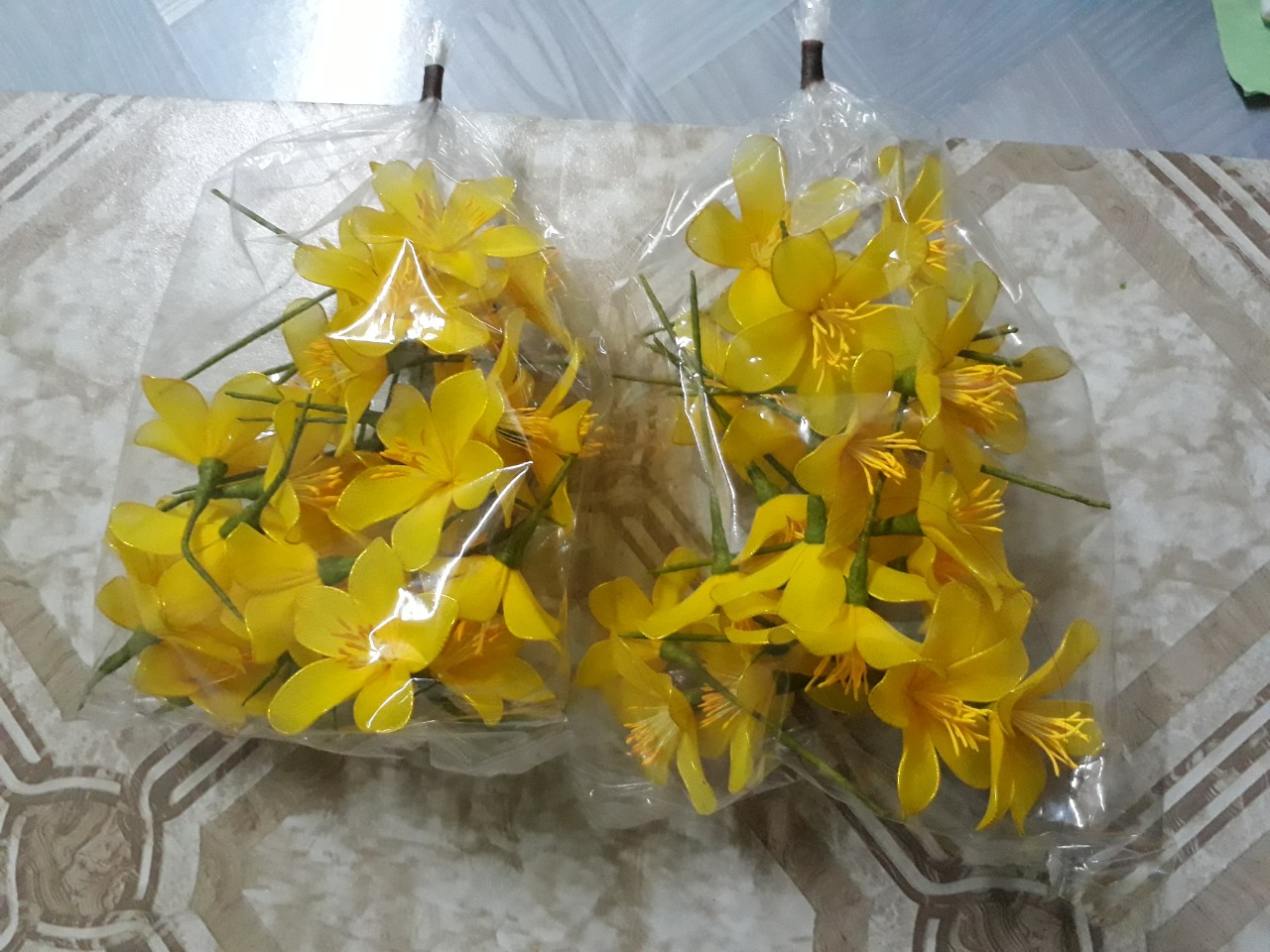 Combo 10 bông hoa mai thủ công, handmade bằng vải voan