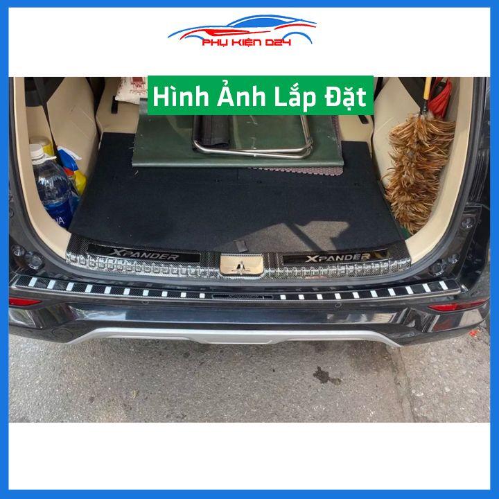 Ốp chống trầy cốp Xpander 2018-2019-2020-2021-2022 thép không gỉ vân Cacbon bảo vệ xe chống va đập