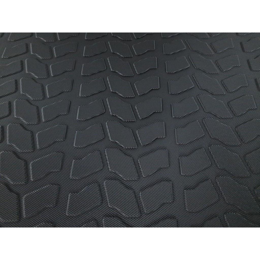 Thảm lót cốp xe ô tô Audi Q7 2016- đến nay nhãn hiệu Macsim chất liệu TPV cao cấp màu đen