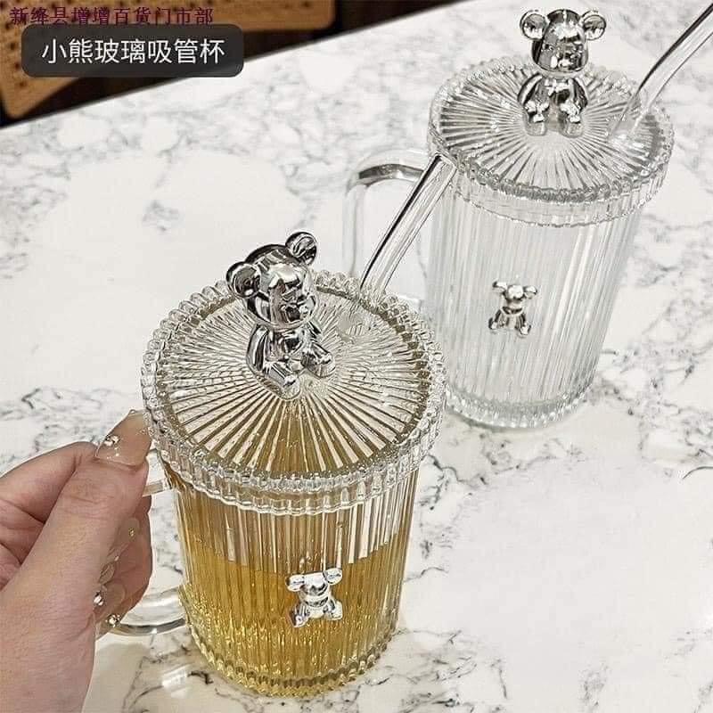 CỐC THỦY TINH KẺ SỌC BEAR BRICK KÈM ỐNG HÚT LONG LANH SIÊU ĐẸP