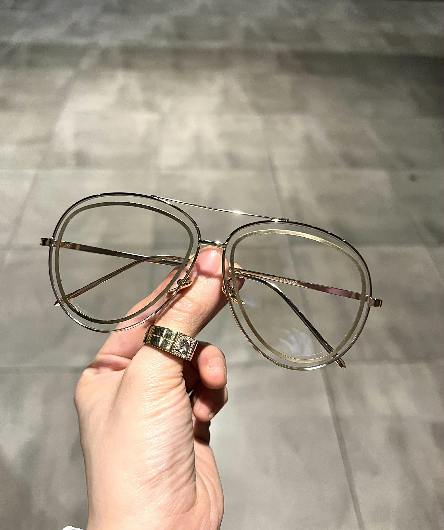 Kính mắt chống nắng đi đường dáng bầu tròn form to chất liệu kim loại cao cấp