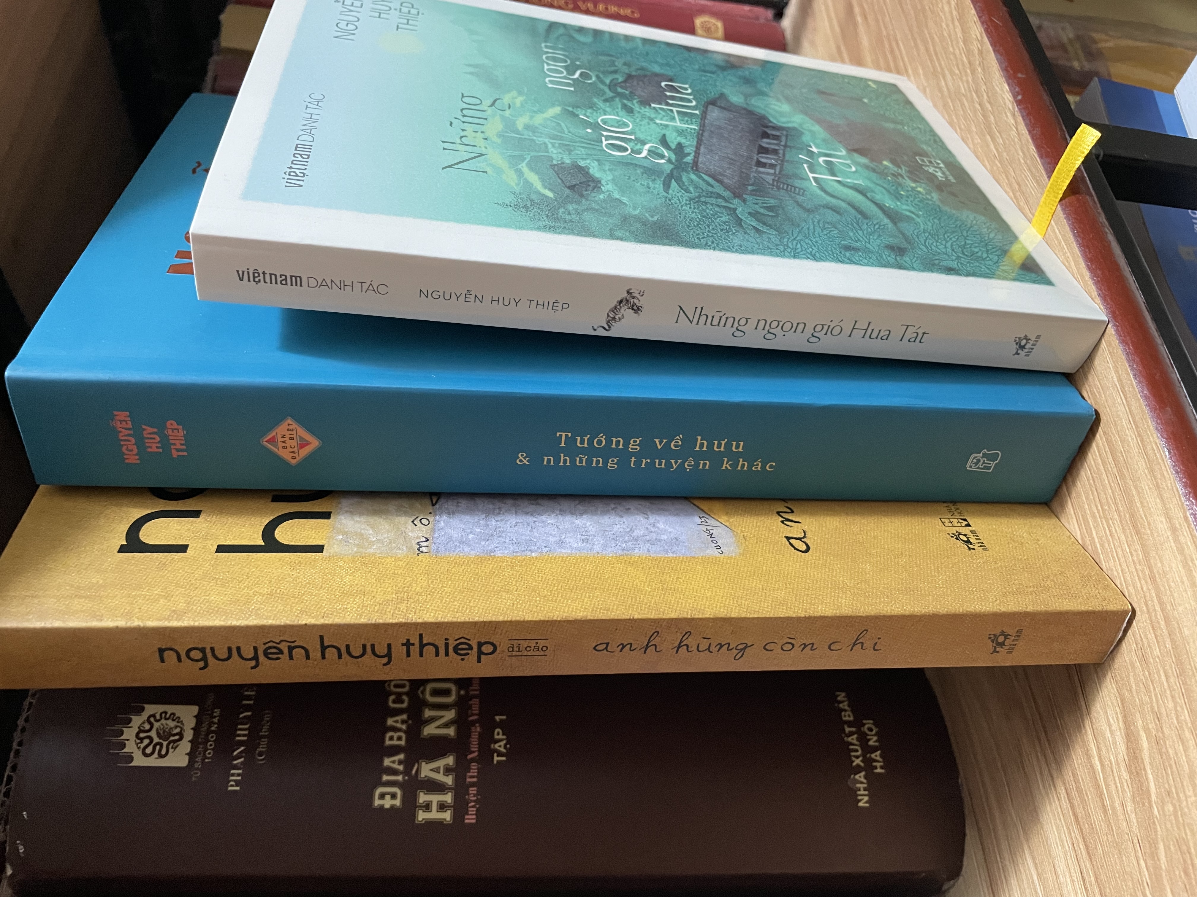 Combo 3c Nguyễn Huy Thiệp: Tướng về hưu &amp; những truyện khác (bìa cứng), Anh hùng còn chi, Những ngọn gió Hua Tát