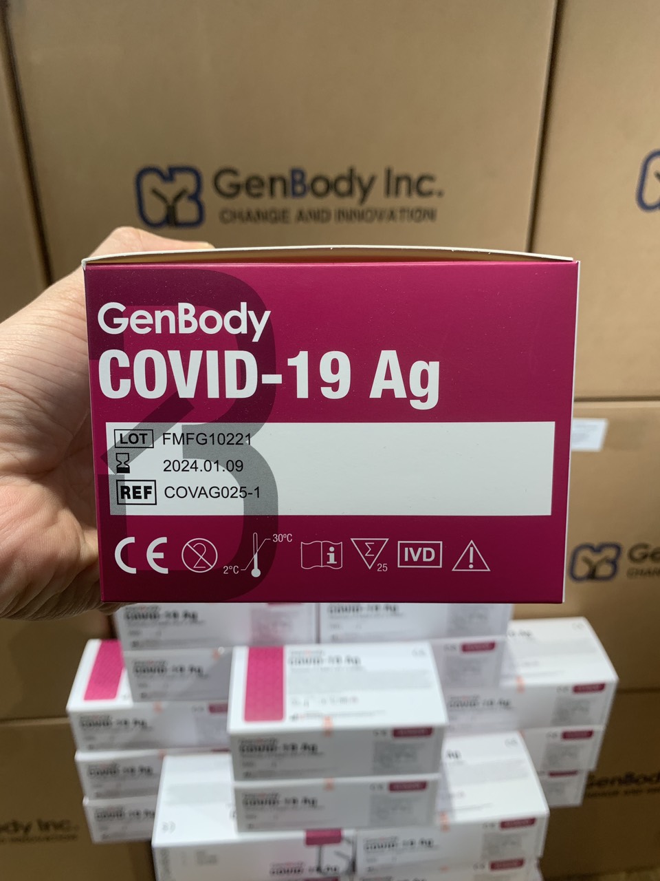 [SIÊU RẺ] - Combo gia đình 4 bộ Test nhanh Hàn Quốc GenBody COVlD-19 Ag cho kết quả nhanh chỉ 15 phút (Dành cho 4 người)