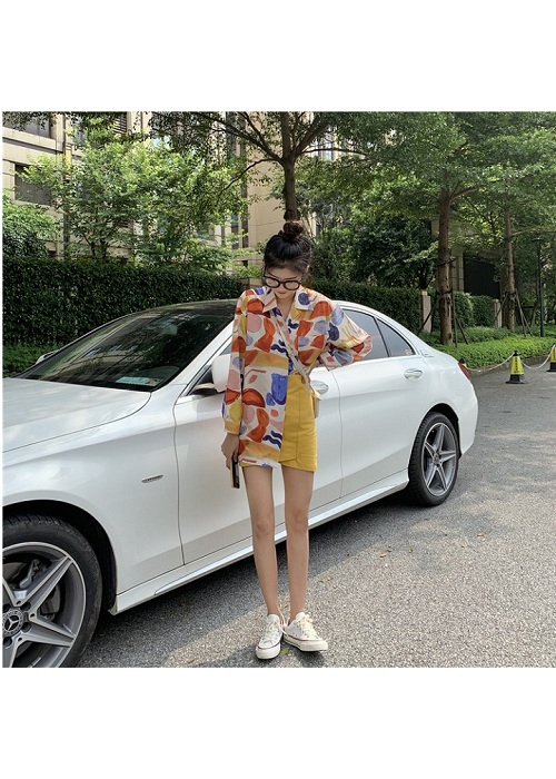 Áo sơ mi nữ họa tiết lạ