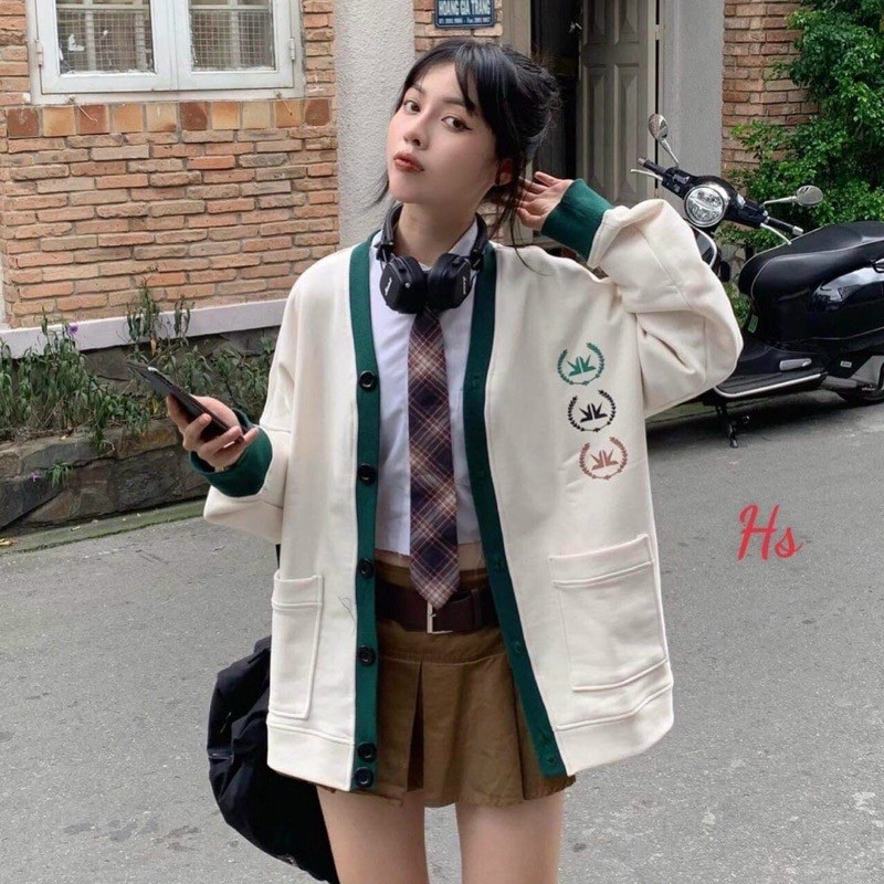 Áo khoác nỉ nữ kiểu dáng cardigan phối nút cổ tim in logo cực đẹp thích hợp mặc đi chơi đi học
