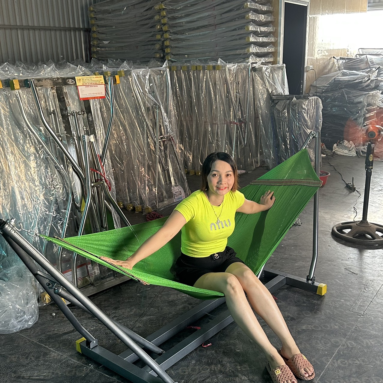 Võng sắt sơn dày 1,2 li nặng 11 kg + lưới trọn bộ