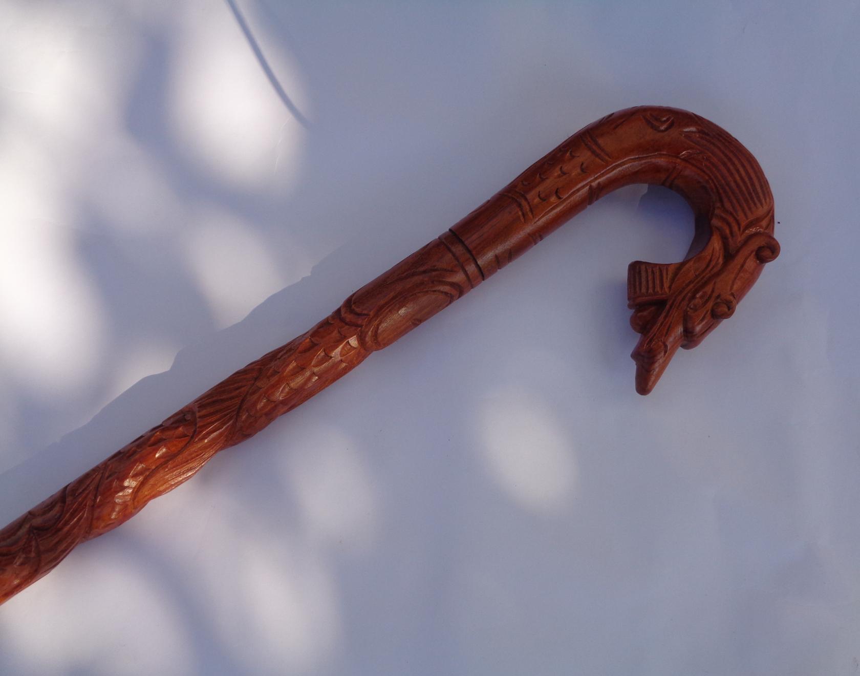 Gậy gỗ batoong chống cho người già -Đầu rồng thân trạm rồng- gỗ hương tự nhiên BTNK DAICAT Hàng chính hãng