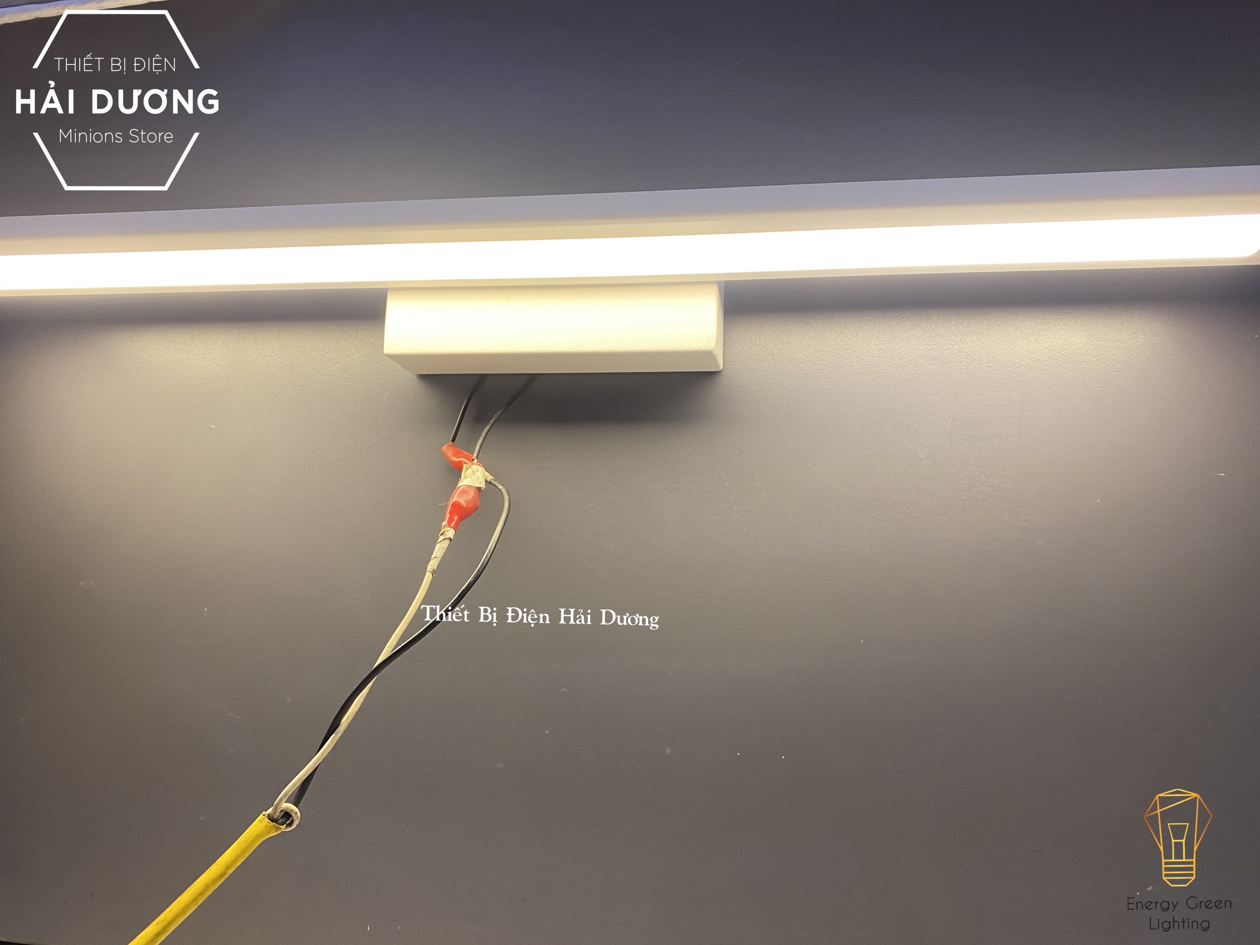 Đèn soi tranh - Đèn rọi gương Led Model A60 88cm Ánh Sáng Vàng - Có video